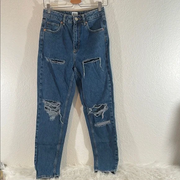 BDG Mom High Rise Distressed Denim Jeans Size 26 - Picture 2 of 9